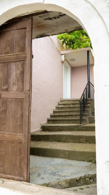 Krujë Kasmi Home מראה חיצוני תמונה